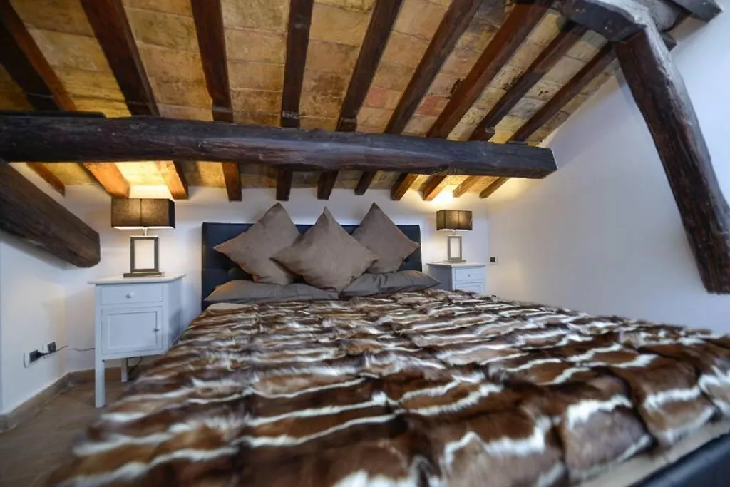 Ibernesi - Charming Apartment At The Roman Forums  Roma