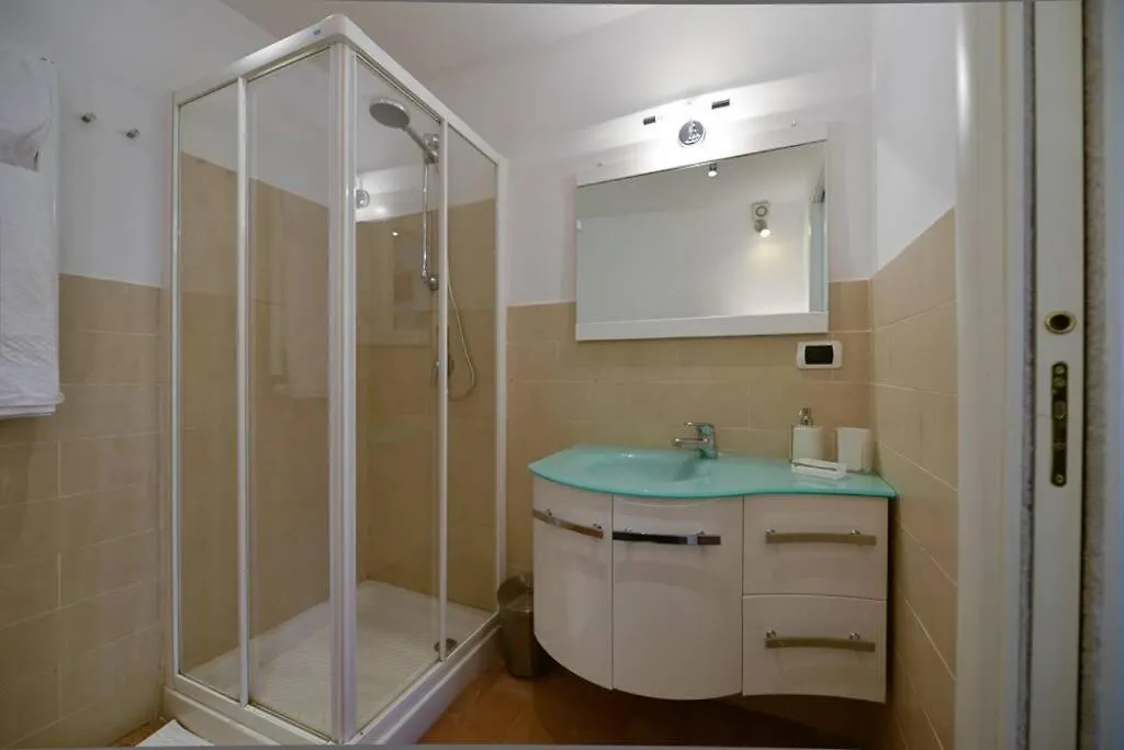 Ibernesi - Charming Apartment At The Roman Forums Italia