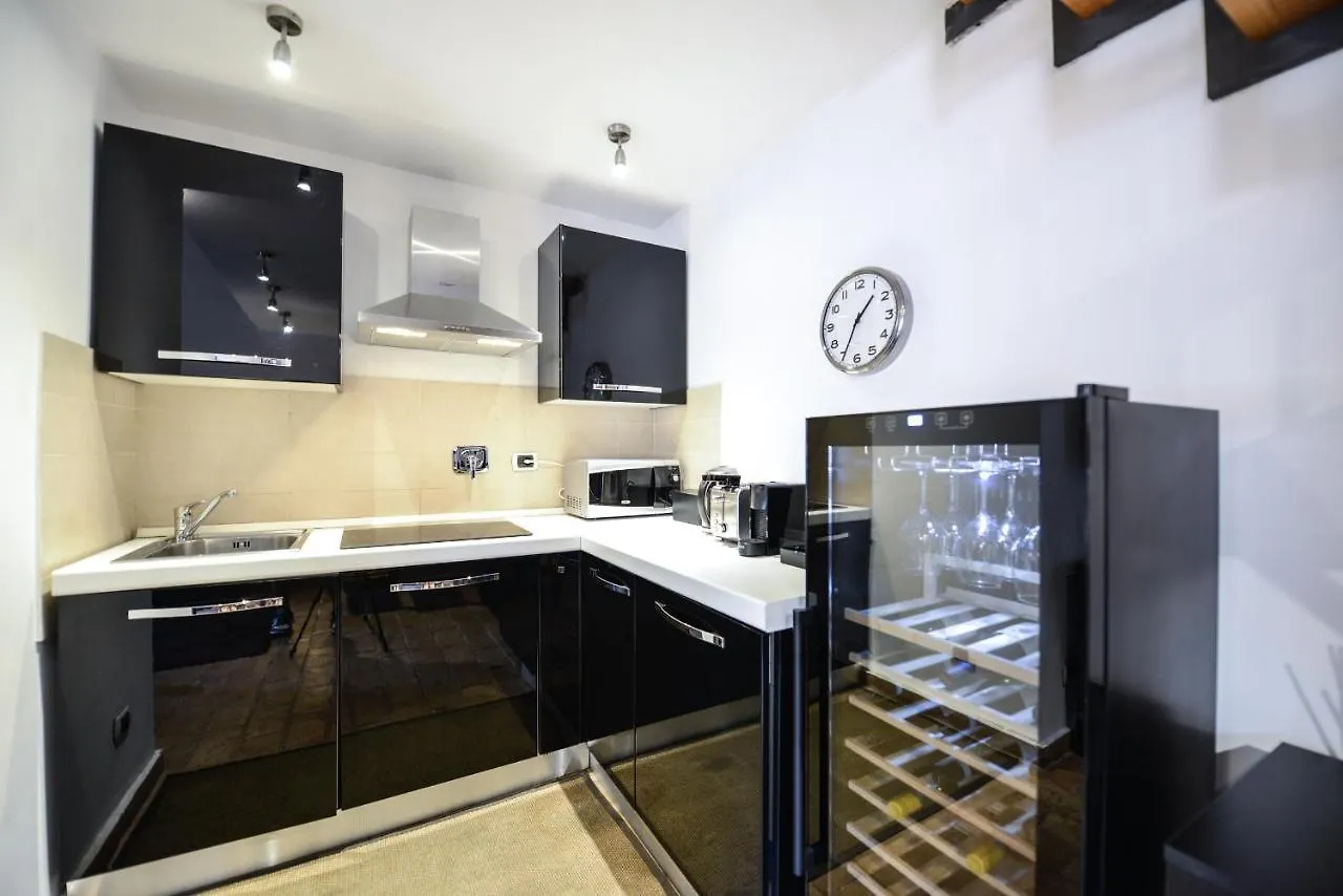 Ibernesi - Charming Apartment At The Roman Forums