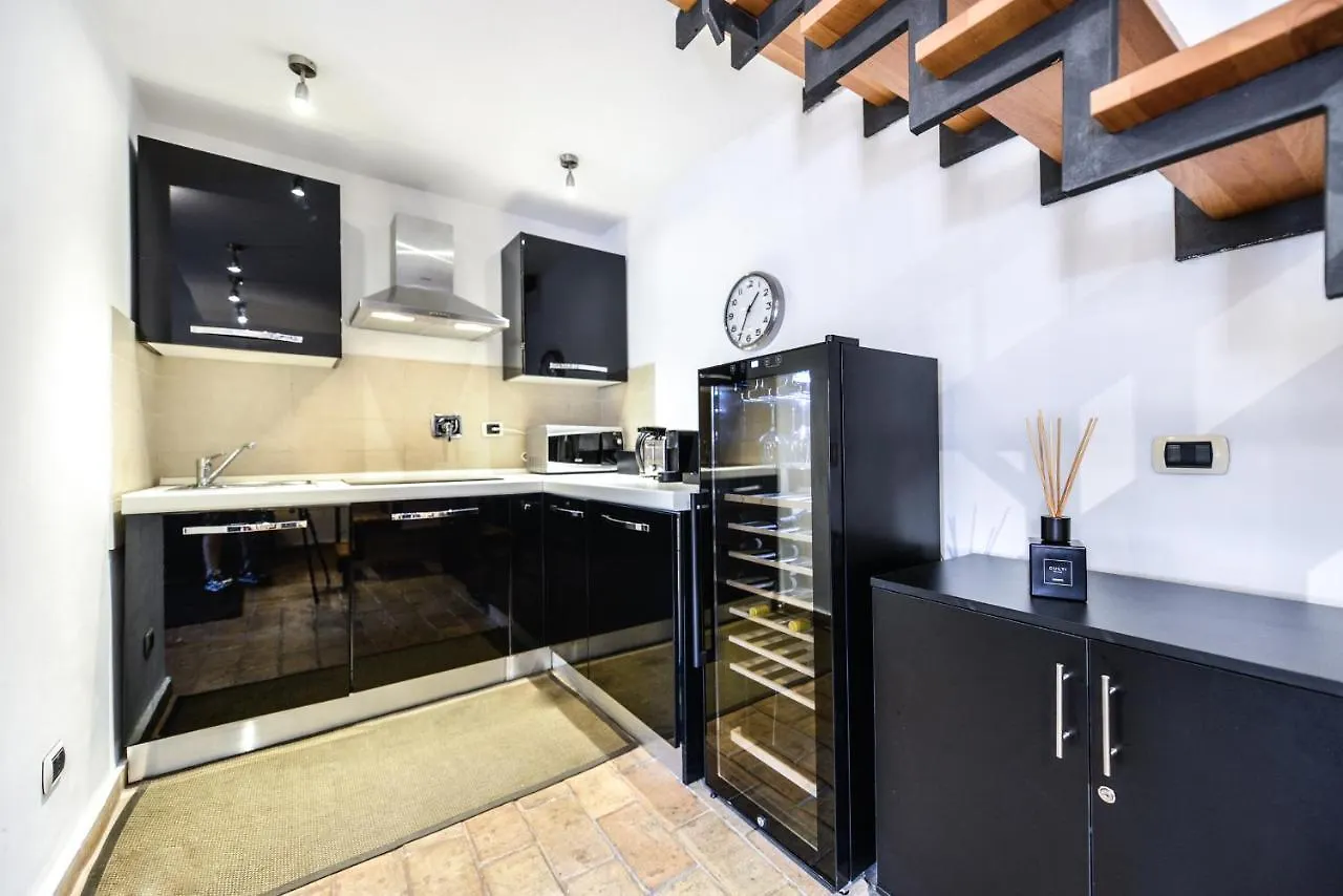 Ibernesi - Charming Apartment At The Roman Forums